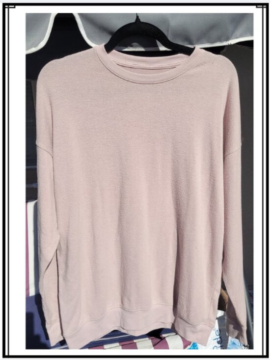 ALO Soho Pullover - Picture 4 of 6